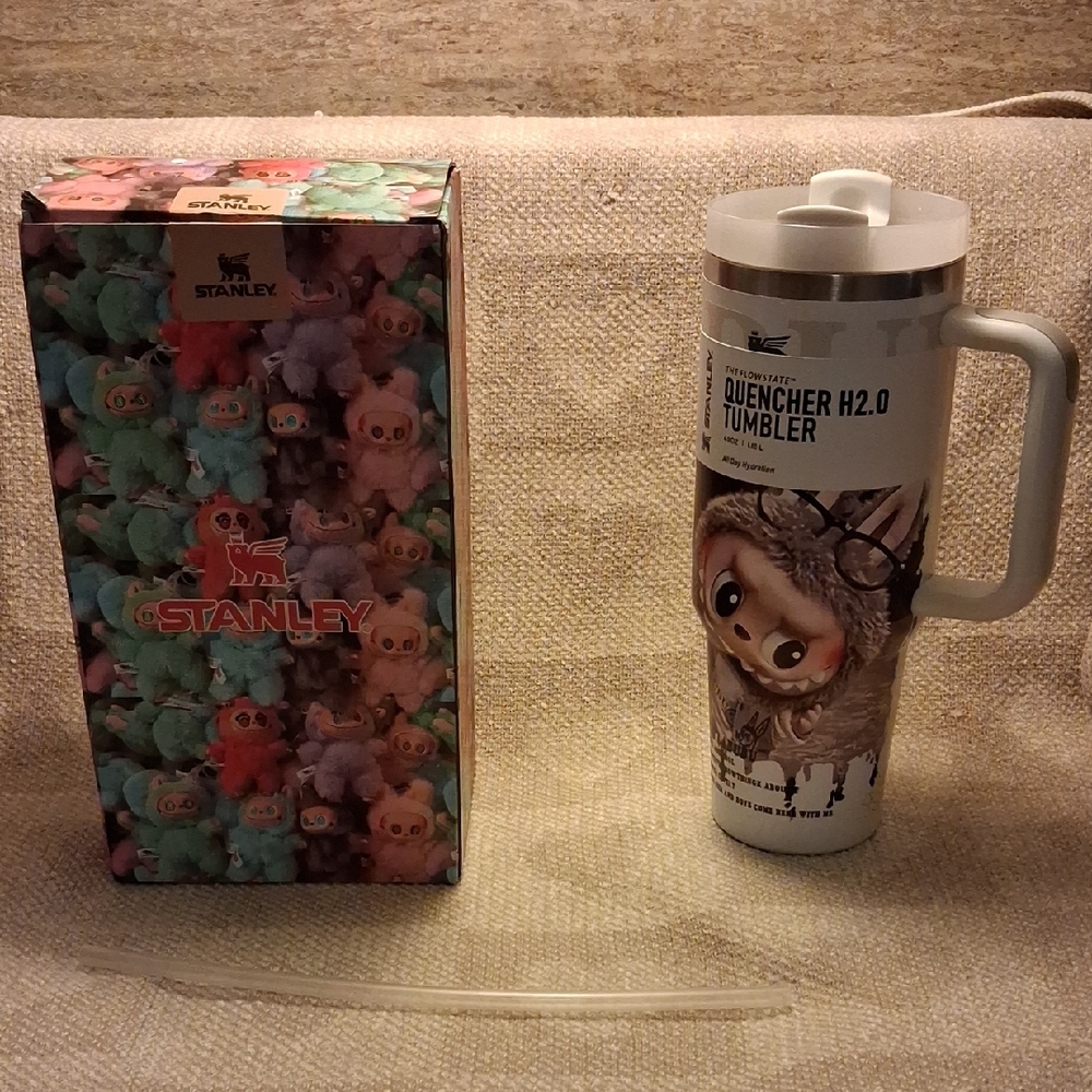 Stanley Quencher H2.0 Tumbler with Labubu Character Design NWT